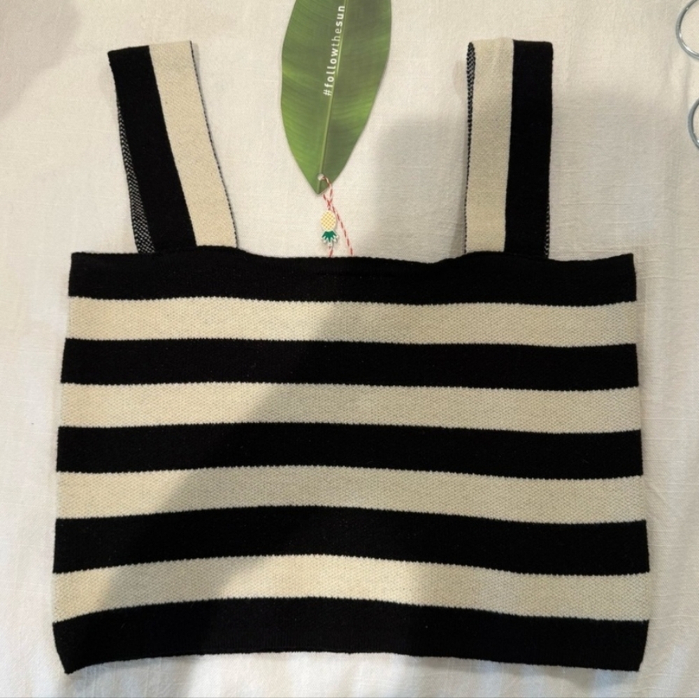 NWOT Farm Rio Square Neck top, Size M
